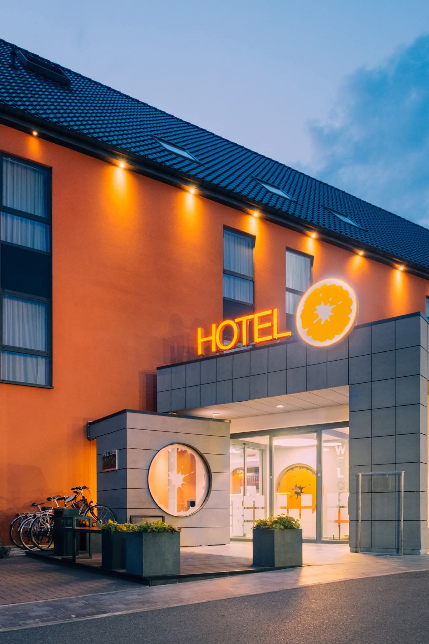 Orangehotel 01